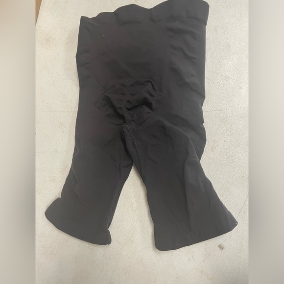 COPY - Skims. - SCULPTING SHORT MID THIGH W/ OPEN GUSSET - Picture 5 of 7